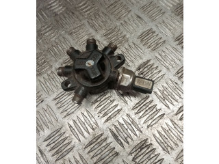 Топливная рампа 4M5Q9D280DB Ford Galaxy