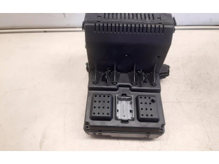 Блок предохранителей 30765646, 06W121 Volvo V70