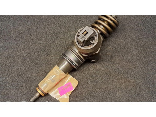 Vstřikovač 038130073B Skoda Octavia Mk1 (1U)