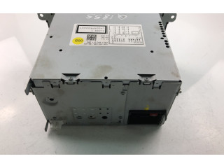 Радио/ проигрыватель CD/DVD / навигация