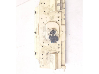 Přístrojová deska Volkswagen PASSAT B3 1990 81117621