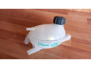 Расширительный бачок охлаждающей жидкости