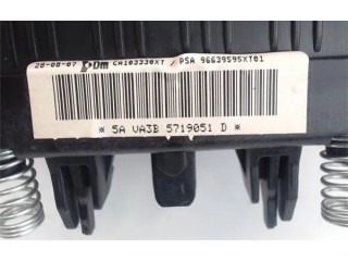 Подушка безопасности водителя 96773146ZD, CA103330XT Citroen Berlingo