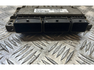 Блок управления двигателя 237102597R   Dacia Lodgy