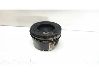 Píst BMW 5 F10 F11 pro naftový motor 3.0 N57D30A