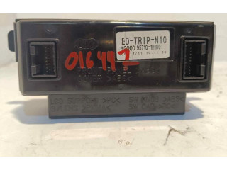 Дисплей    957101H100   KIA Ceed