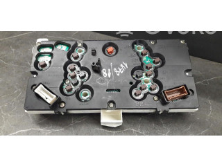 Přístrojová deska Nissan Almera Tino 2003 BU010