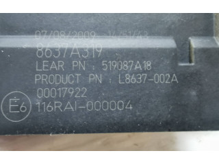 Блок предохранителей 8637A319, L8637002A Mitsubishi Outlander