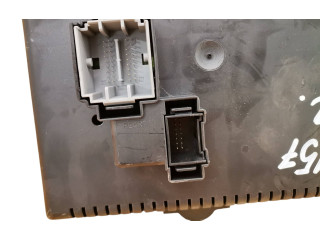 Блок предохранителей 8676391, 12217799 Volvo XC90