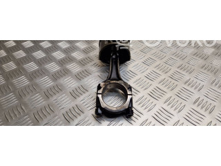 Píst Nissan Primera