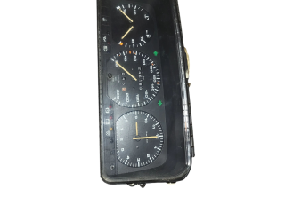 Přístrojová deska Volkswagen PASSAT B3 1991 81117657