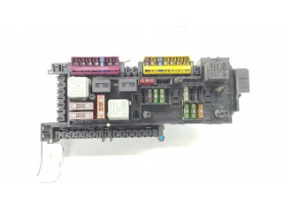 Pojistková skříňka A2049001002 Mercedes-Benz C W204 2010