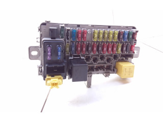 Блок предохранителей YQE102720, 203142090999 Rover 414 - 416 - 420