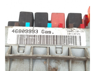 Блок предохранителей 46809993, 46520429 Fiat Albea