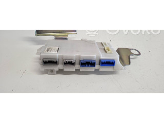 Блок управления BHB767560A, K40002 Mazda 3 II