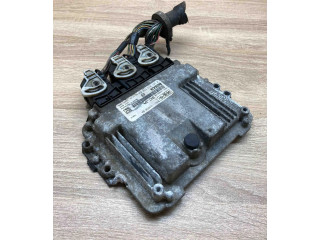 Блок управления двигателем Блок управления 5M6112A650BA, 0281012530 Mazda 3 I