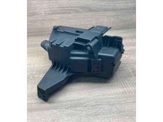 Блок предохранителей 30728132   Volvo XC90    