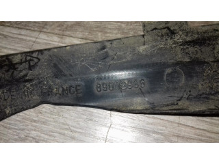 Деталь передней фары