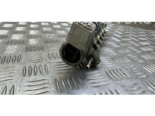 Vstřikovací lišta DA502011P   Mazda 6     