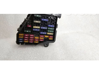 Блок предохранителей  8D1941824   Skoda Octavia Mk1 (1U)    