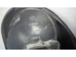 Задний фонарь левый сзади 257970 Dodge Caravan