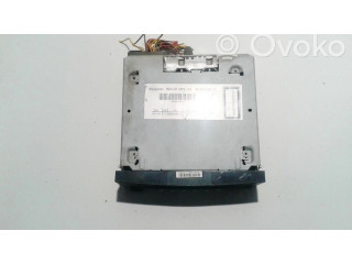 Радио/ проигрыватель CD/DVD / навигация