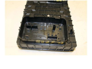 Блок предохранителей 1K0937125D   Skoda Yeti (5L)    