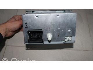 Радио/ проигрыватель CD/DVD / навигация