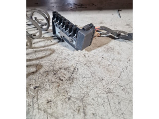 Блок предохранителей 6R0937550A Skoda Citigo