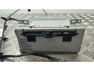 Радио/ проигрыватель CD/DVD / навигация