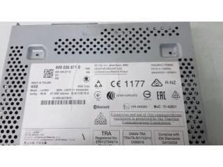 Радио/ проигрыватель CD/DVD / навигация