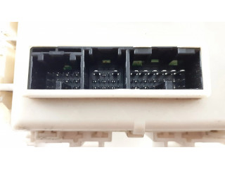 Блок предохранителей 827300F051C, 827300F051 Toyota Verso