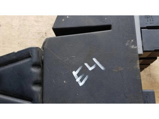 Блок предохранителей  9168986   Volvo S80    