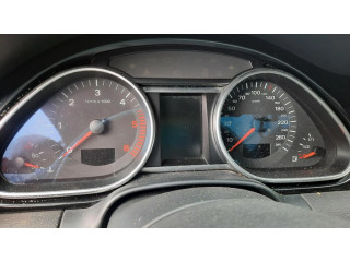 Přístrojová deska  Audi Q7 4M 2006 4L0920932B  