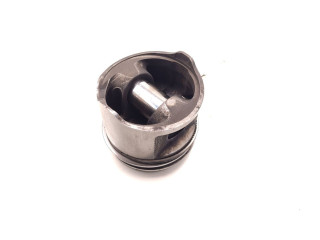 Píst TD25 Nissan PickUp TD25