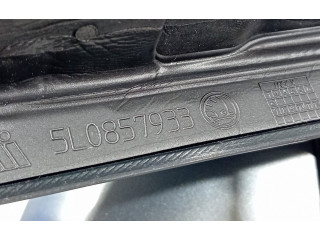 Зеркало электрическое Skoda Yeti (5L) 2009 - 2017 года