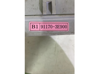 Блок предохранителей 911703E900   KIA Sorento    