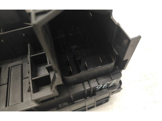 Блок предохранителей 1K0937629A, 1K0937132F Volkswagen Golf Plus