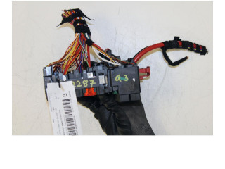 Блок предохранителей Audi Q3 F3