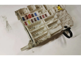 Pojistková skříňka Mm719, PPT30 Toyota Hilux (AN10, AN20, AN30) 2006