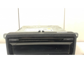 Радио/ проигрыватель CD/DVD / навигация