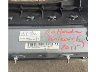 Подушка безопасности для колен    Mitsubishi Outlander