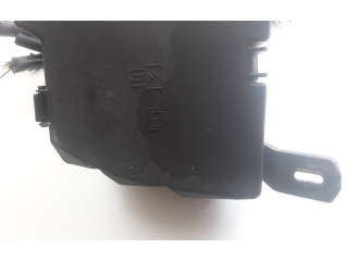 Блок предохранителей 8V5114B144BB   Ford Transit -  Tourneo Connect    