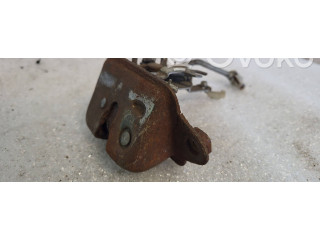 Zámek zadních dveří    Subaru Forester SF 1999