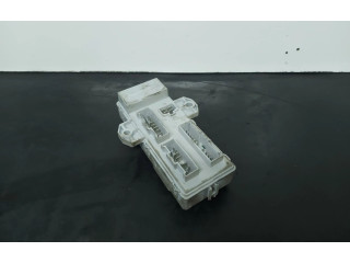 Блок предохранителей 911713E920   KIA Sorento    