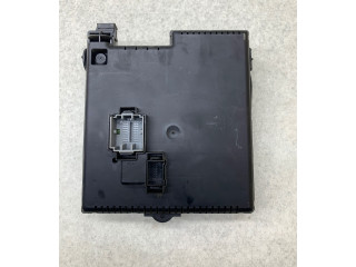 Блок предохранителей 30728522, 28017881   Volvo S60    