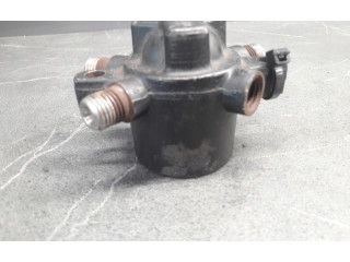 Топливная рампа 8200057345   Renault Clio II  