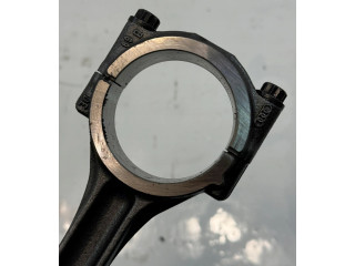 Píst DEU Audi A4 S4 B9 8W