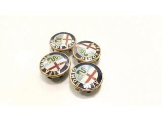 Заводская крышка (крышки) от центрального отверстия колеса