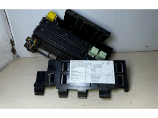 Pojistková skříňka 61131378539, 1378539 BMW 5 E34 1994